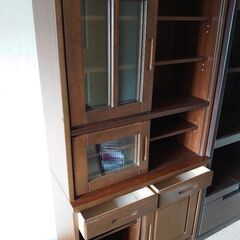 食器棚の画像
