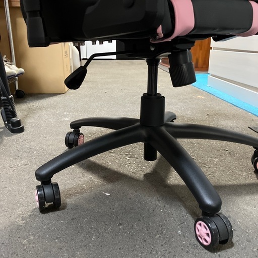 W2510-625 E-WINゲーミングチェア　女性向けモデル　人気のピンク　中古　キズ汚れ有り