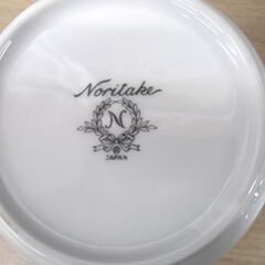 ノリタケ 紅白 モーニング碗皿ペア (色変り) 大倉陶園 Noritake カップ＆ソーサー 2客セット 白磁 苫小牧西店の画像