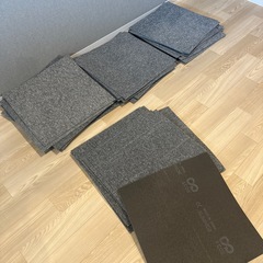 ジョイントマット　タイルカーペットの画像