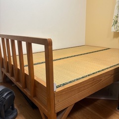 今月いっぱいまで大工さん手作り畳のベットの画像