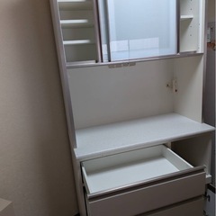 食器棚の画像