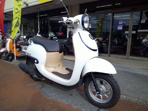 NO.5504　ホンダ　ジョルノ　水冷４サイクルエンジン　フューエルインジェクション車　ホワイト　☆彡