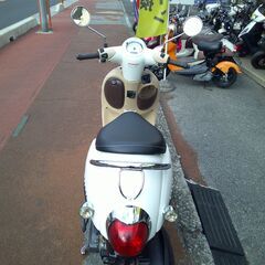 NO.5504　ホンダ　ジョルノ　水冷４サイクルエンジン　フューエルインジェクション車　ホワイト　☆彡の画像