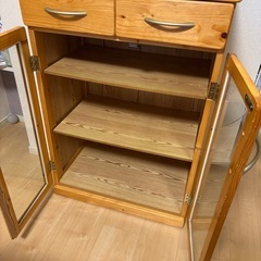 食器棚の画像