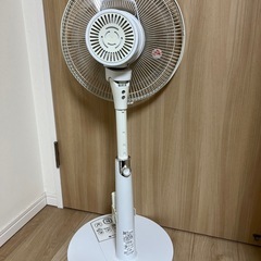 【ジャンク】 DCモーター搭載扇風機　リモコン付き　電源入りません の画像