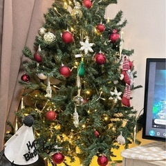 クリスマスツリー（約170cm）少しだけオーナメント付き 🎄 まだ綺麗ですの画像