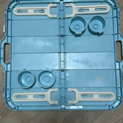 アウトドア　折りたたみテーブル　プラ製の画像