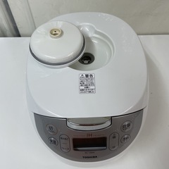 R646 ☀️ TOSHIBA IH炊飯ジャー 5.5合炊き 16年製 RC-10HH ⭐ 動作確認済 ⭐ クリーニング済の画像