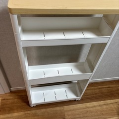 【無料】プラスチック棚（3段）の画像