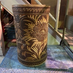 【無料】【引取限定】陶器の傘立てお譲りします　2025/10/27〜の画像