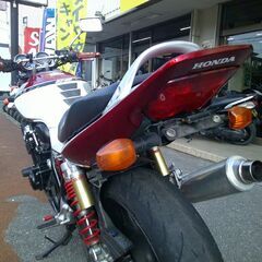 NO.5511　ＣＢ４００ＳＦＶーＳＰＥＣⅢ　ＶＴＥＣエンジン　ＥＴＣ付き　盗難防止警報アラーム　フェンダーレス　ＣＢＸカラー（レッド＆ホワイト）　☆彡の画像