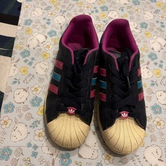 adidasレディーススニーカー23.5cm の画像