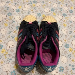 adidasレディーススニーカー23.5cm の画像