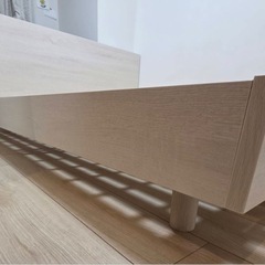 ベッドフレーム　クイーンサイズの画像