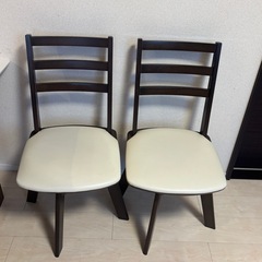 ニトリ回転式ダイニングチェア 2脚セット割ありの画像