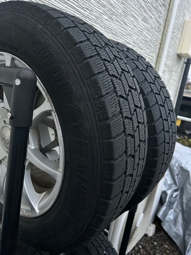スタッドレスタイヤ　175/70R/14