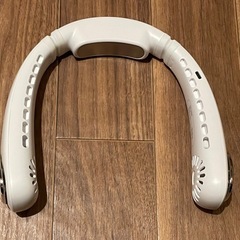 新品未使用 Kindil首掛け扇風機 ホワイト 新品　の画像