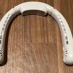 新品未使用 Kindil首掛け扇風機 ホワイト 新品　の画像