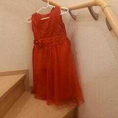 赤色ドレス（子供用）の画像