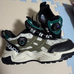 スニーカー22サイズの画像