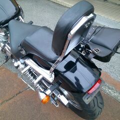 NO.5515 　ホンダ　シャドウスラッシャー　水冷Ｖツインエンジン　２ｉｎ１マフラー　サイドバック　バックレスト　ブラック☆彡の画像