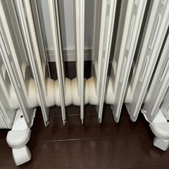 DeLonghi オイルヒーター デジタルラディアント サーマルカットフィン10枚 【4~10畳用】 KHD411015-LGの画像