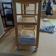キャスター付き台所用ワゴン要りませんかの画像