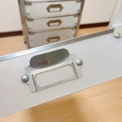 キャスター付きサイドキャビネットの画像