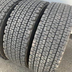 ブリジストン W900 スタッドレス　245/70R19.5 4本　22年製
　の画像