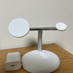 Belkin　ベルキン 3 in 1 MagSafe充電器　最大15W高速充電 ワイヤレス充電器】 の画像