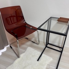 IKEA 椅子テーブルの画像