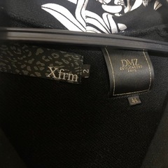 DMZ×Xfrmコラボ パーカーの画像