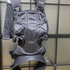 BABYBJÖRN（ベビービョルン）の抱っこ紐です。の画像