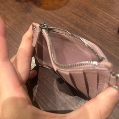 バレンシアガ　　カードケース　ピンクの画像