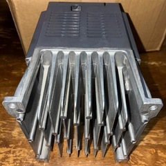 FR-E710Ｗ-0.75Ｋ　三菱インバーター　100v電源で3相200v 工作機　タイヤチェンジャーなどの画像