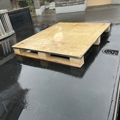 発送等に　木箱 下部は木パレットリフト積み込み可能の画像