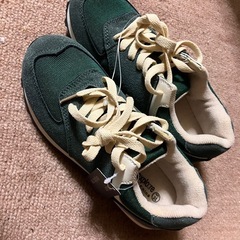 未使用スニーカーの画像