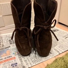 ブラウンブーツの画像