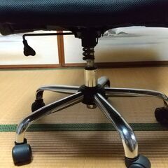古いデスクチェアの画像
