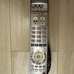 【無料】Panasonic 32型 液晶テレビ VIERA（TH-32LX500／2005年製）リモコン付きの画像