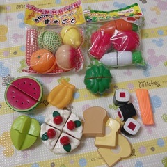 ③おままごと ままごと キッチン 野菜 果物 ケーキ お寿司 カトラリー セット の画像