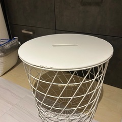 IKEA サイドテーブルの画像