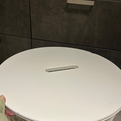 IKEA サイドテーブルの画像