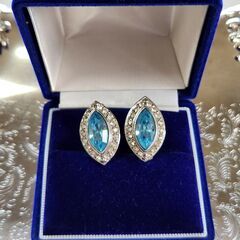 W.GERMANYの刻印有。藍玉もしくは水宝玉のヴィンテージアクセサリー、いかがでしょうか？の画像