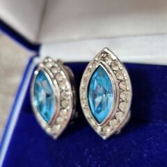 W.GERMANYの刻印有。藍玉もしくは水宝玉のヴィンテージアクセサリー、いかがでしょうか？の画像