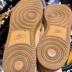 Nike ベージュ スニーカー CD5463-200 US 9.5の画像