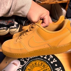 Nike ベージュ スニーカー CD5463-200 US 9.5の画像