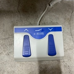 電動 施術台の画像