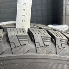 2018年製　DM-V2　ブリジストンの冬タイヤ　215/70R16  4本セット　オートバックスで以前新品で購入。の画像